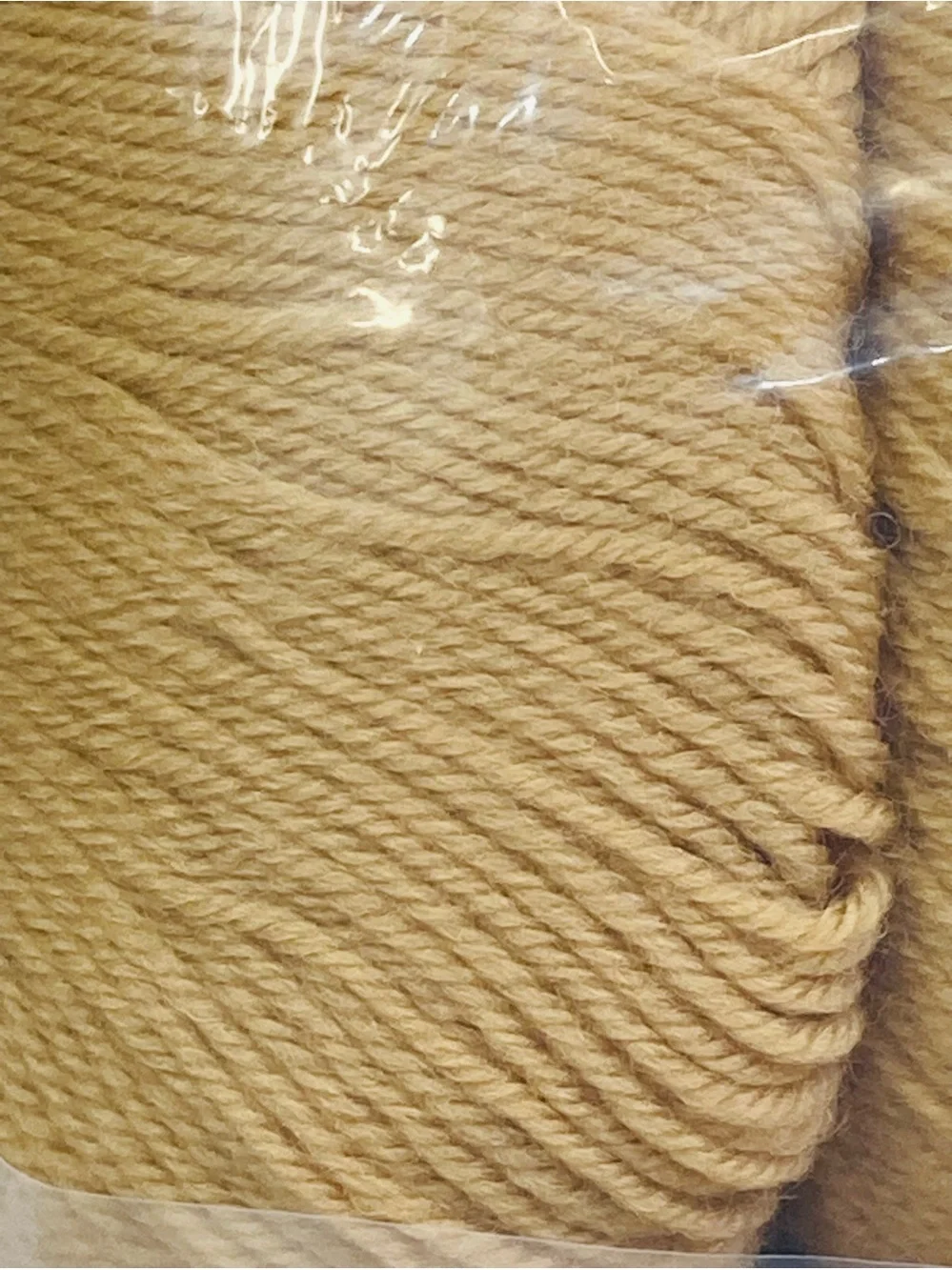 6 NWT ~300g Mengchu 100% Merino Wool Yarn color: Pale Gold